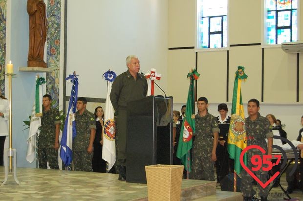 Arcebispo de Brasília preside celebração da Páscoa Militar em Dourados