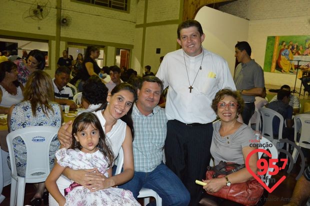 Padre Junior toma posse como novo vigário