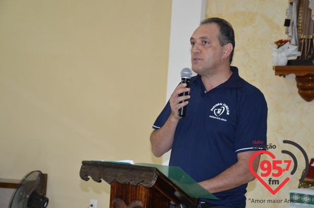 Padre Junior toma posse como novo vigário