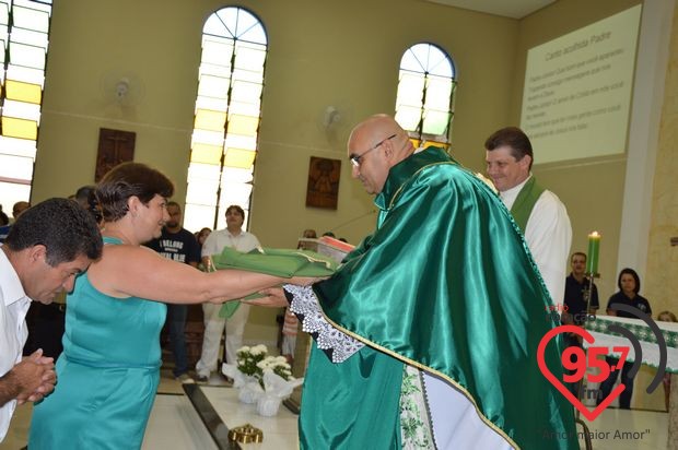 Padre Junior toma posse como novo vigário