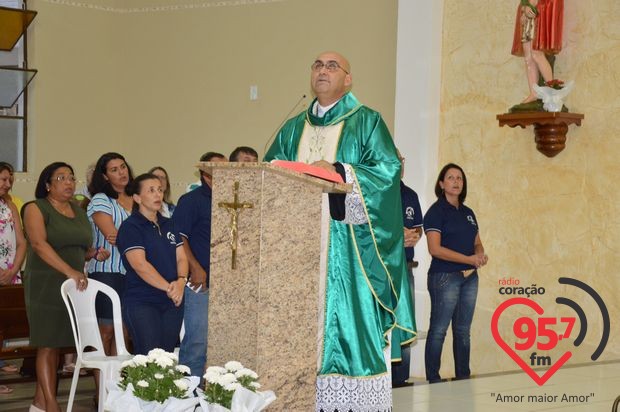Padre Junior toma posse como novo vigário