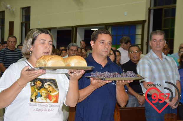Padre Junior toma posse como novo vigário