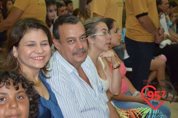 Padre Junior toma posse como novo vigário
