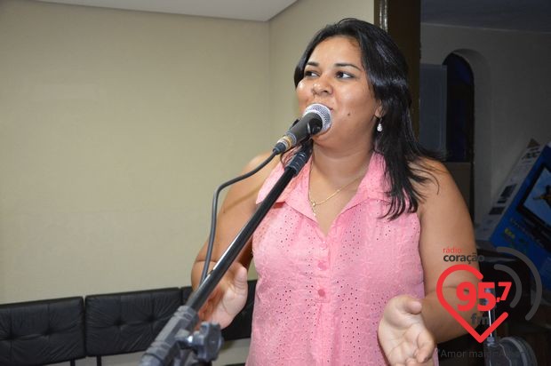 Padre Junior toma posse como novo vigário