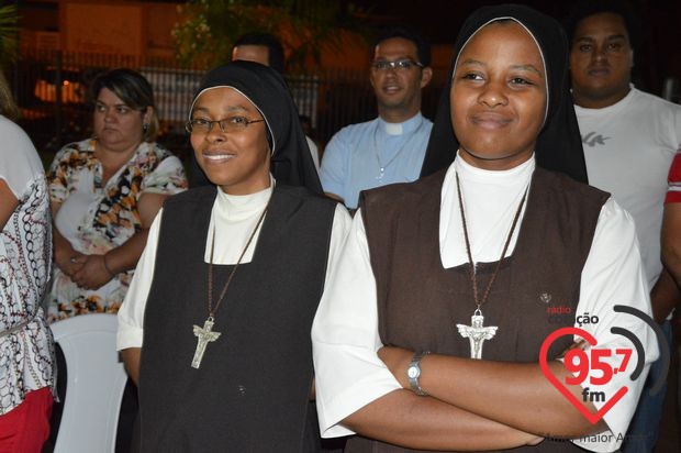 Padre Junior toma posse como novo vigário