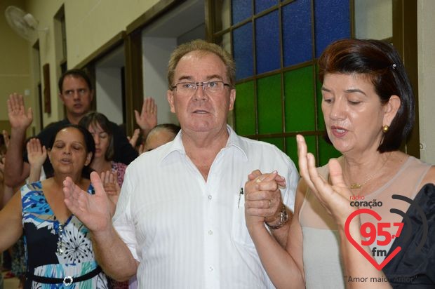 Padre Junior toma posse como novo vigário