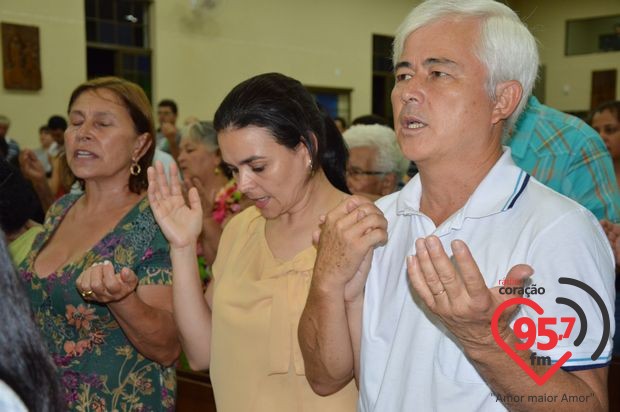 Padre Junior toma posse como novo vigário
