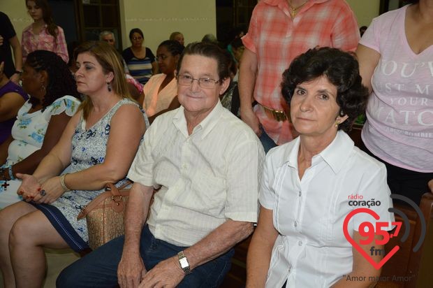 Padre Junior toma posse como novo vigário