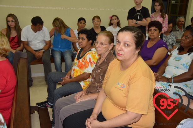 Padre Junior toma posse como novo vigário
