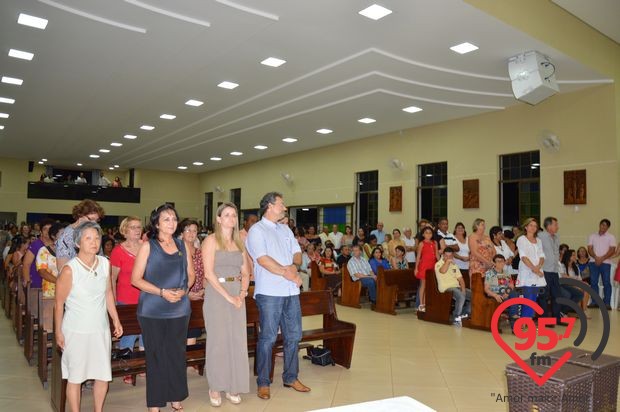 Padre Junior toma posse como novo vigário