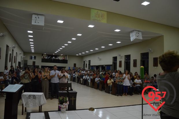Padre Junior toma posse como novo vigário