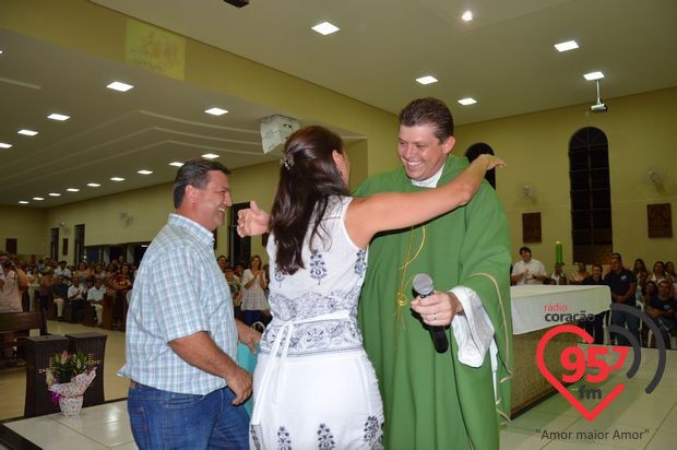 Padre Junior toma posse como novo vigário