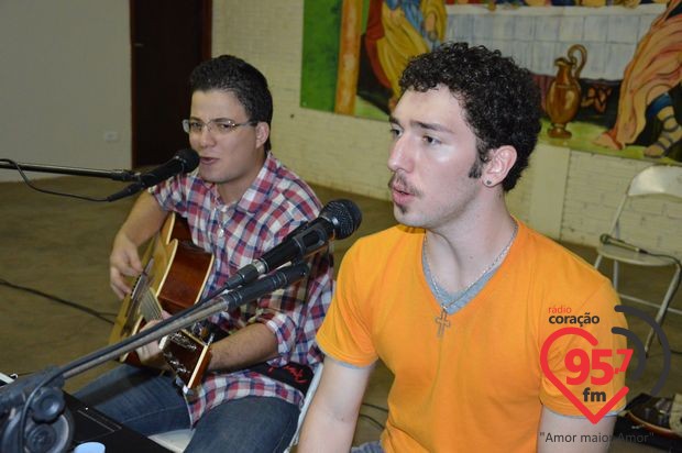 Padre Junior toma posse como novo vigário