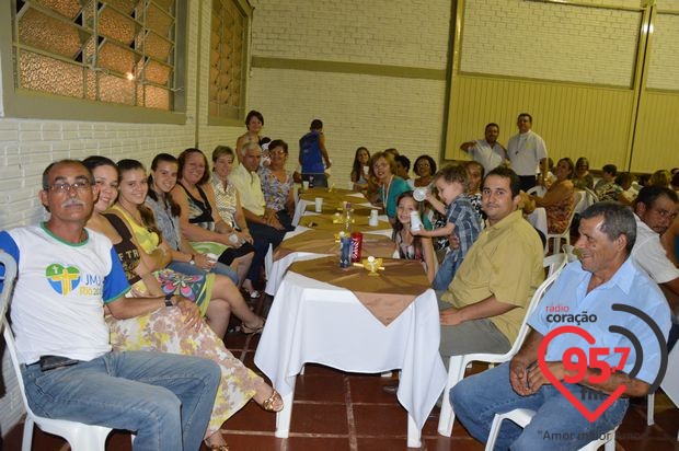 Padre Junior toma posse como novo vigário