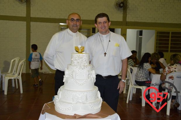 Padre Junior toma posse como novo vigário