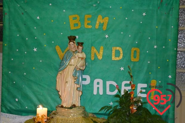 Padre Junior toma posse como novo vigário