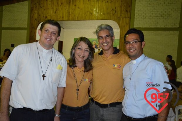 Padre Junior toma posse como novo vigário