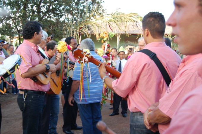 Companhia "Estrela do Oriente" realiza folia de Reis em Montese