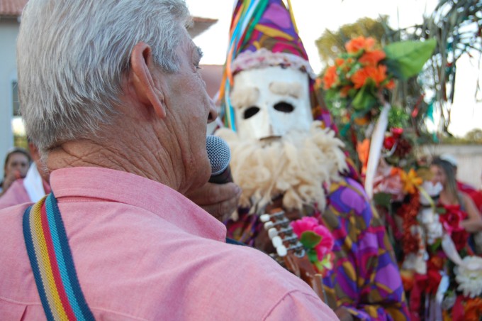 Companhia "Estrela do Oriente" realiza folia de Reis em Montese