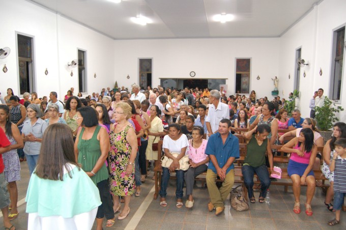 Companhia "Estrela do Oriente" realiza folia de Reis em Montese