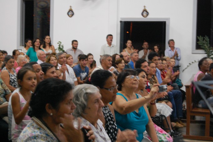 Companhia "Estrela do Oriente" realiza folia de Reis em Montese