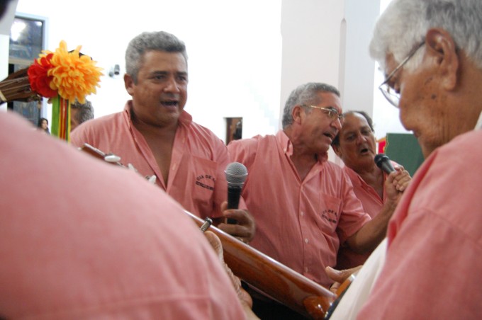 Companhia "Estrela do Oriente" realiza folia de Reis em Montese
