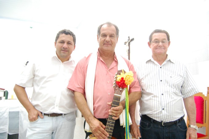 Companhia "Estrela do Oriente" realiza folia de Reis em Montese