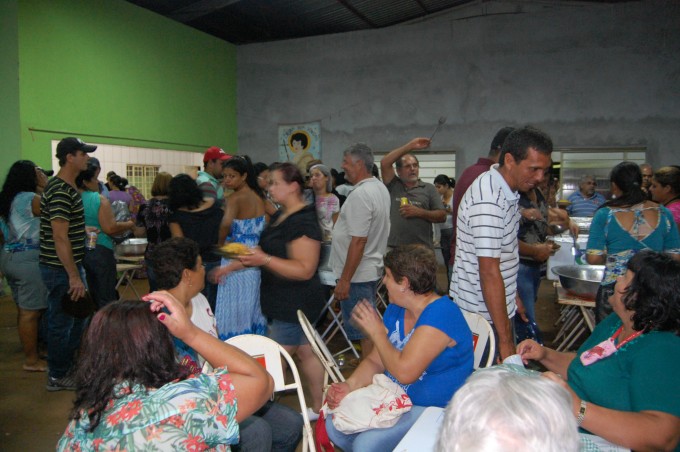 Companhia "Estrela do Oriente" realiza folia de Reis em Montese