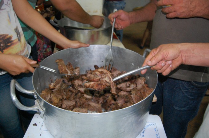 Companhia "Estrela do Oriente" realiza folia de Reis em Montese