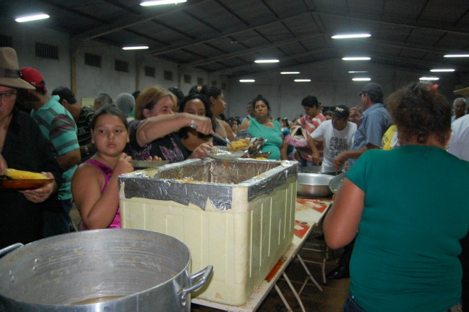 Companhia "Estrela do Oriente" realiza folia de Reis em Montese