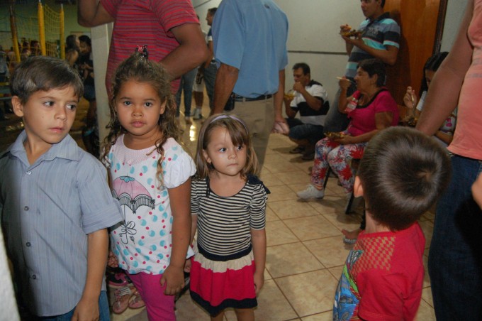 Companhia "Estrela do Oriente" realiza folia de Reis em Montese