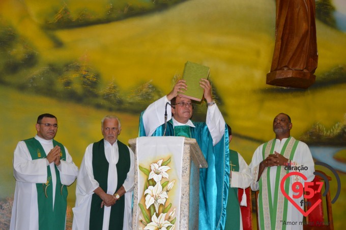 Padre Paulino toma posse como pároco em Vicentina