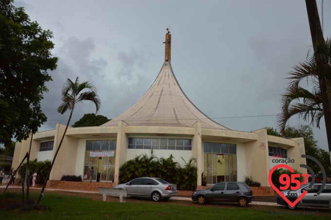 Padre Paulino toma posse como pároco em Vicentina