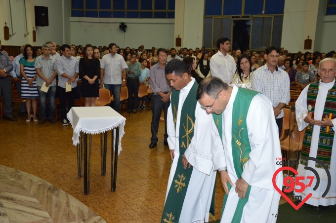 Padre Paulino toma posse como pároco em Vicentina