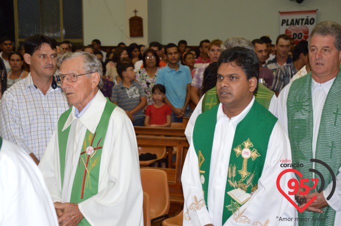 Padre Paulino toma posse como pároco em Vicentina