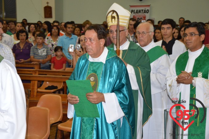 Padre Paulino toma posse como pároco em Vicentina