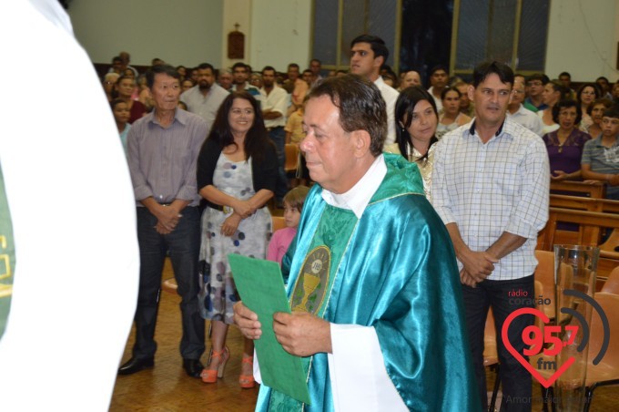 Padre Paulino toma posse como pároco em Vicentina