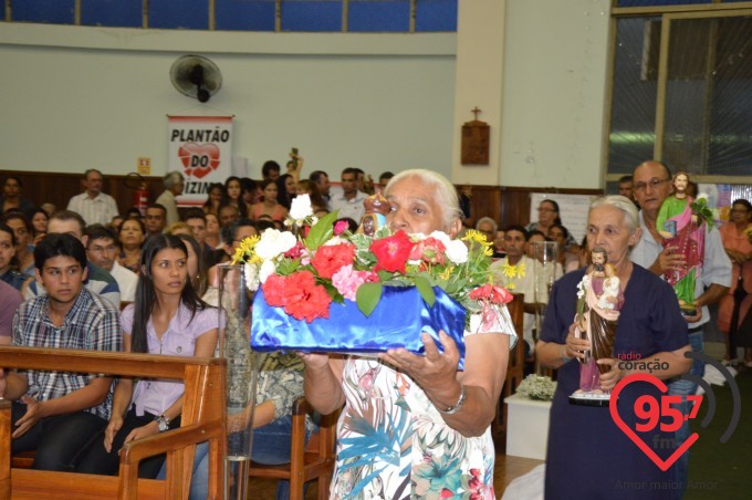 Padre Paulino toma posse como pároco em Vicentina