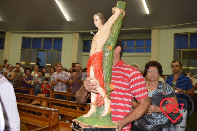 Padre Paulino toma posse como pároco em Vicentina