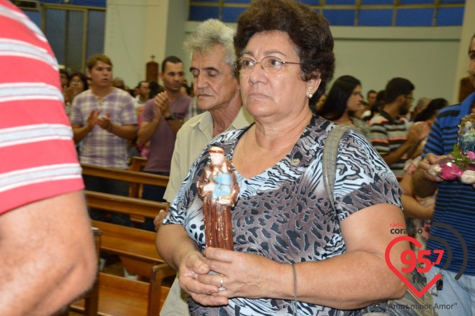 Padre Paulino toma posse como pároco em Vicentina