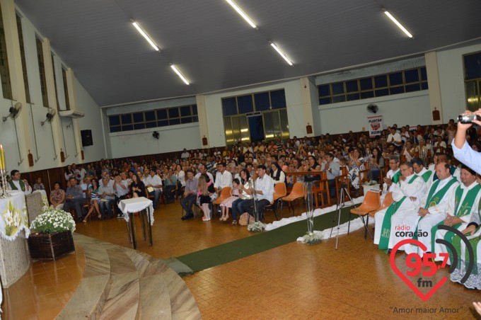 Padre Paulino toma posse como pároco em Vicentina