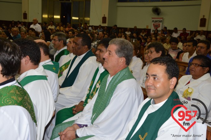 Padre Paulino toma posse como pároco em Vicentina
