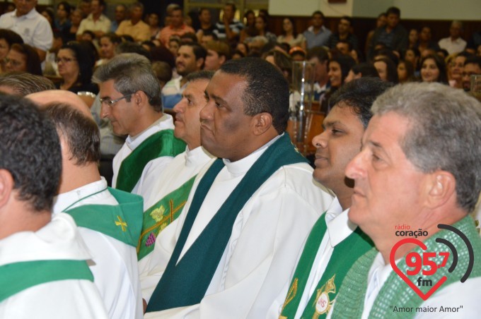 Padre Paulino toma posse como pároco em Vicentina