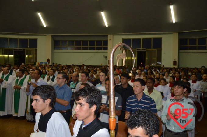 Padre Paulino toma posse como pároco em Vicentina