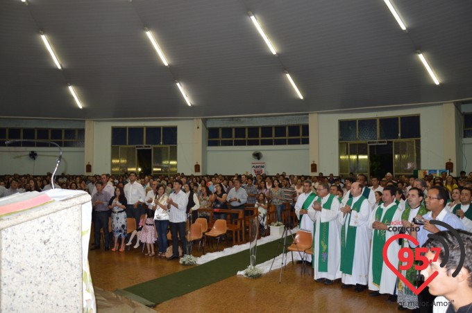 Padre Paulino toma posse como pároco em Vicentina