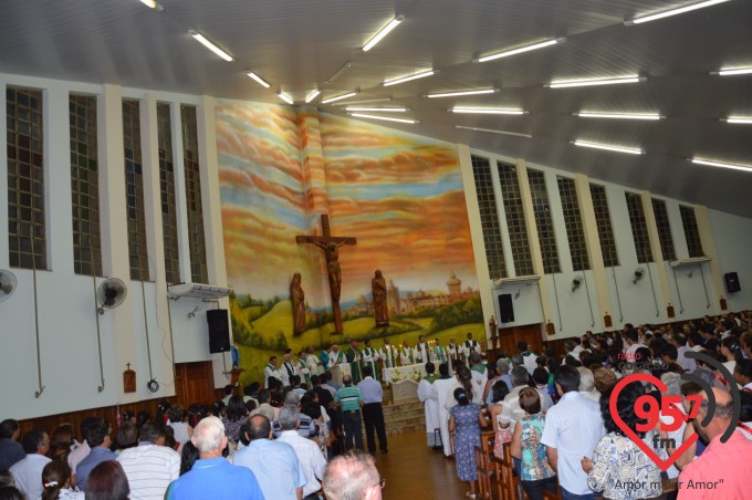 Padre Paulino toma posse como pároco em Vicentina