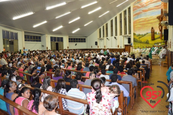 Padre Paulino toma posse como pároco em Vicentina