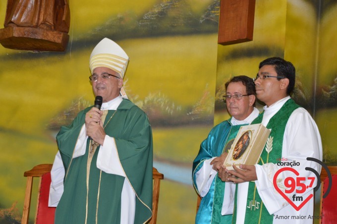 Padre Paulino toma posse como pároco em Vicentina
