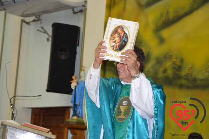 Padre Paulino toma posse como pároco em Vicentina