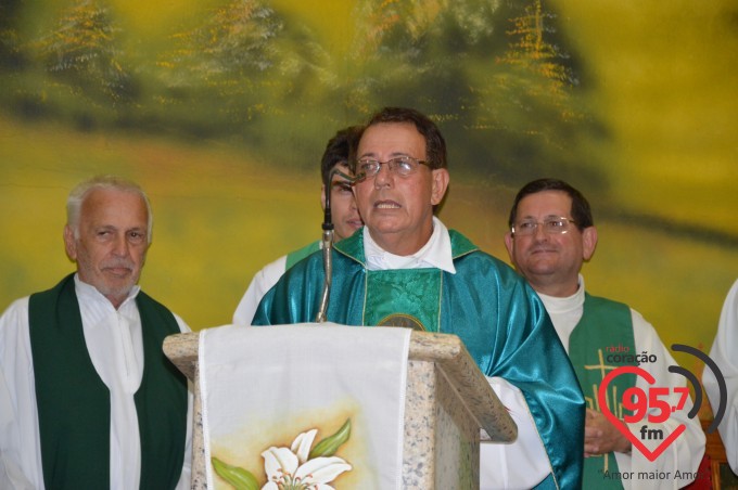 Padre Paulino toma posse como pároco em Vicentina